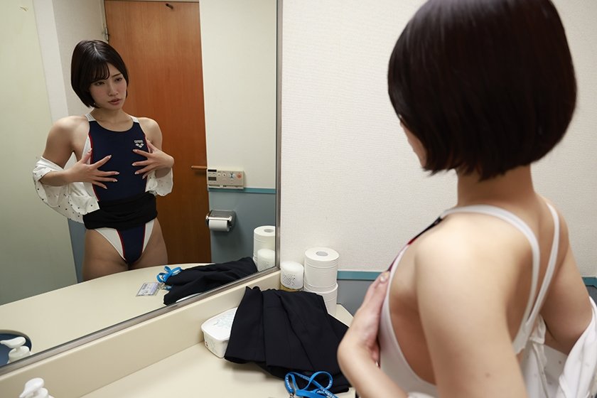 「私、競泳水着好きでごめんなさい…」 いつも競泳水着を着て興奮しています 服の下に水着を着て働くOL8枚目