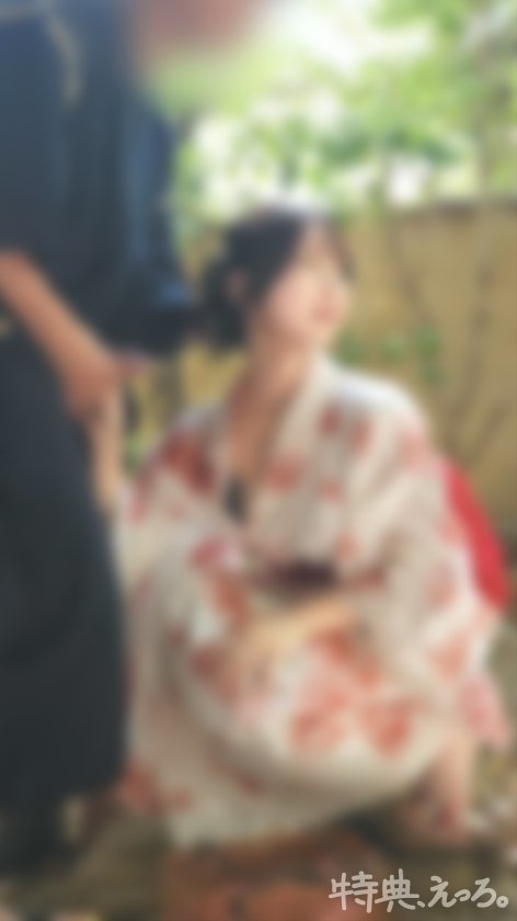 俺と付き合ってると勘違いしてるこの子、イチャラブに憧れてるっぽいから「好き」って耳元で囁いたら、そのまま中出しOKしてくれる都合のいい超絶美少女。浴衣もベッドも潮でビチャビチャにしちゃう本物のビッチじゃん…可哀想に【特典映像付き】9枚目