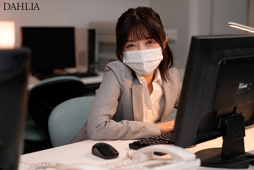 煌めく瞳に即恋し芳醇キスに溺れ果てる身近なマスク美人5シチュエ―ション 善場まみ1枚目