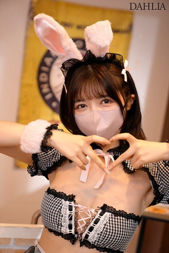 煌めく瞳に即恋し芳醇キスに溺れ果てる身近なマスク美人5シチュエ―ション 善場まみ3枚目