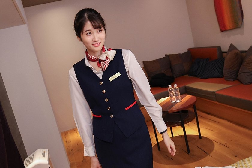 内緒でエグい接客してくれた美人CAをホテルに誘って生ハメしたら何度も求めるヤリマンだった VOL.611枚目