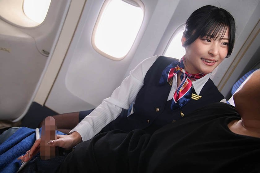 内緒でエグい接客してくれた美人CAをホテルに誘って生ハメしたら何度も求めるヤリマンだった VOL.77枚目