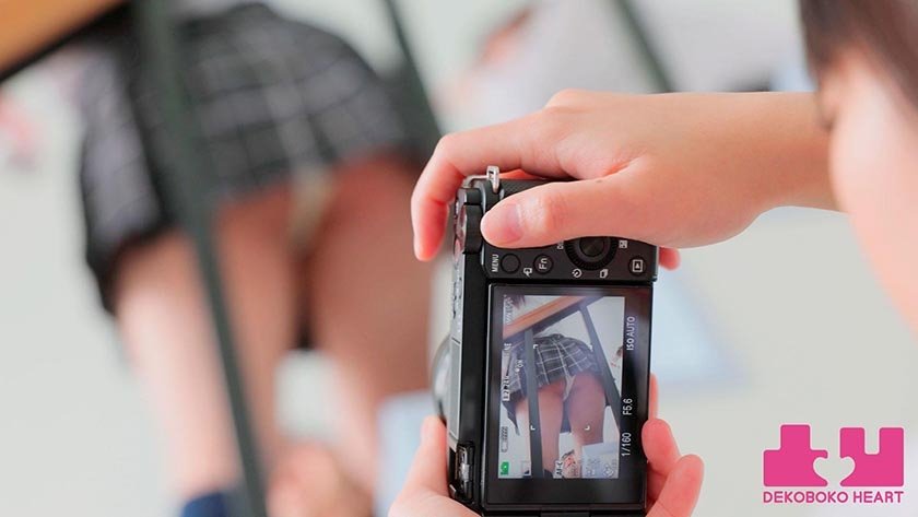 クラスで一番美人なマドンナのパンチラが撮れちゃった！？パンツ写真をオカズにマンズリしていたらバレちゃったけど相互オナニーで好きが溢れて校内レズに発展した 松井日奈子 泉りおん11枚目