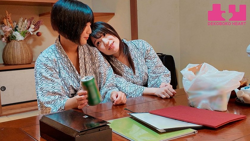 失恋傷心中ねぎらい1泊2日の温泉旅行で友達から初めてのレズビアンに目覚めた2人 南梨央奈 乃木蛍8枚目