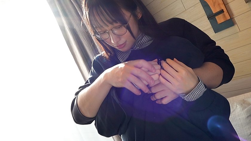 【新シリーズ】【痙攣爆イキめがね女子】東●大学に通う高学歴インテリJD！知性の裏に潜むエロへの探求心が止まらない！スパンキング、イラマチオ…ご所望の刺激的なプレイに潮吹きまくりエビ反り絶頂！天才だからこそ変態！このギャップがたまらない！！【今日はこのコでイっとく？】【れい】7枚目