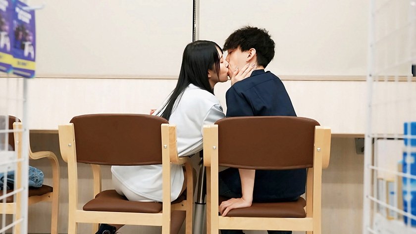 コンビニのバックヤードでセックスをするのが好きな彼女は不倫をしていた。 二羽紗愛7枚目