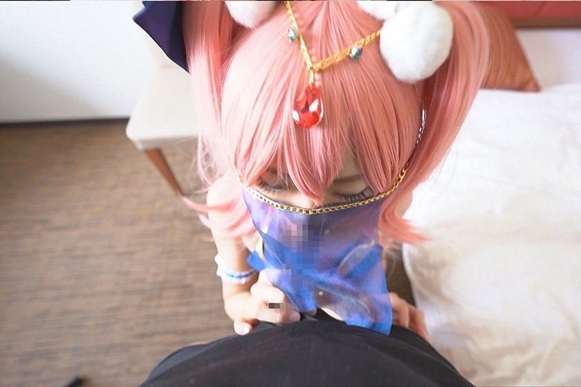 かわいそうなコスプレイヤー 顔面がレベチ！最強美乳・エロ布フェラ！好きでもないキモオジのおもちゃに4枚目