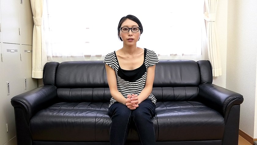 真面目そうな見た目で、どエロ願望を引っ提げてAV出演したスレンダー人妻9枚目