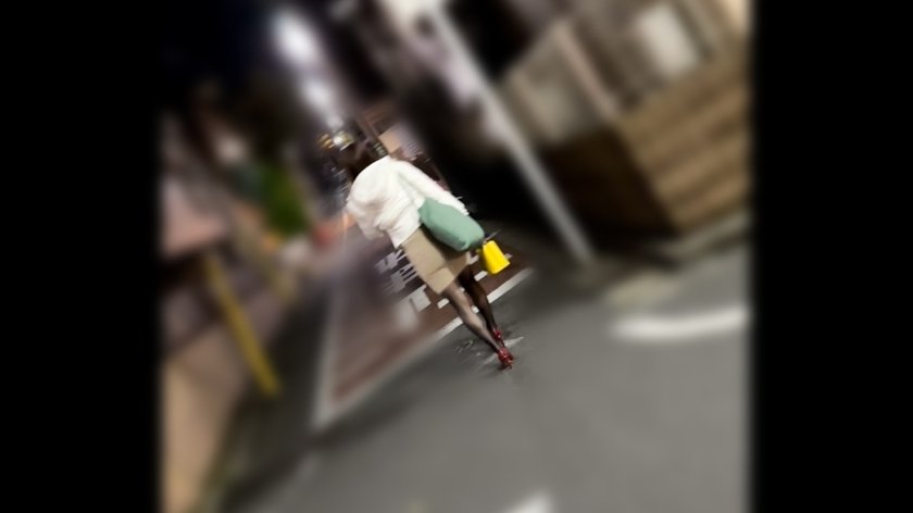 S区爆乳美ボディお姉さん1枚目