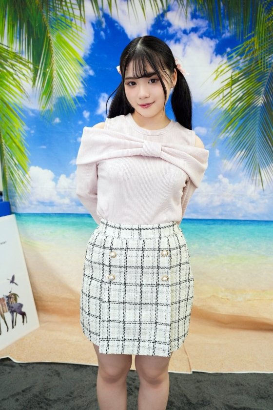 素人パンチラ in 自宅で個人撮影会vol.104!!元気いっぱいのフレッシュパワー全開!!若さとかわいさが溢れた究極プリティー撮影会!!14枚目