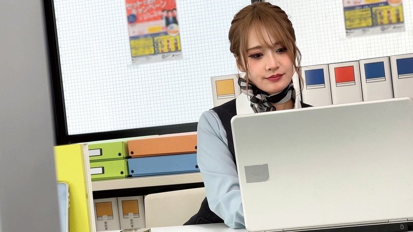 携帯ショップ店員5枚目