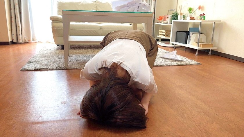 借金取り 金ないから股開かせた田舎から上京してきた苦学生4名晒します 無理やり巨根をねじ込まれ涙目の債務者たち1枚目