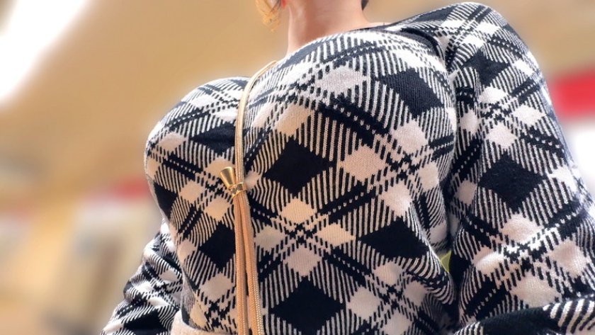 【デカパイスラ女子】#ネバネバ粘着追跡#ストラップ喰い込む巨乳観察#乳汚し2枚目