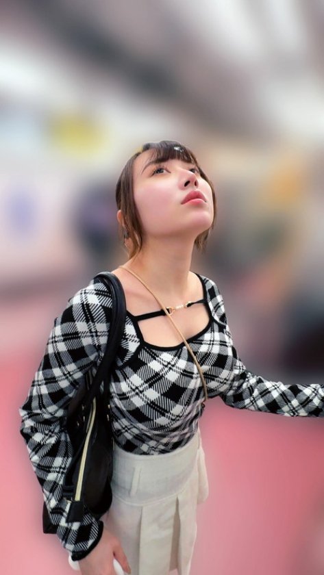【デカパイスラ女子】#ネバネバ粘着追跡#ストラップ喰い込む巨乳観察#乳汚し3枚目