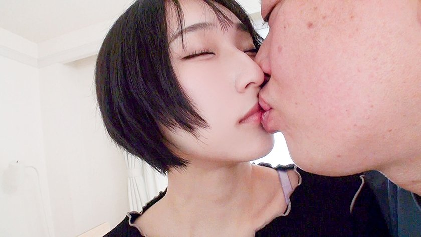SNSでナンパした人妻が、旦那以外の身体に興奮してドエロい本性さらけ出しちゃいました！ 糸井瑠花2枚目
