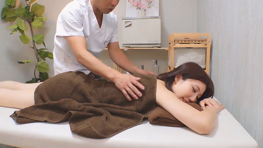 【配信限定】都内の某高級エステサロンに来店した欲求不満の人妻にオイルを使って性欲解奔、一度火照ったカラダはもう・・・イッテも逝っても欲してしまう人妻の「性」！Vol②-24枚目
