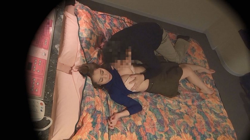 郊外ラブホテル不貞人妻隠し撮り動画 柏編12人4時間1枚目