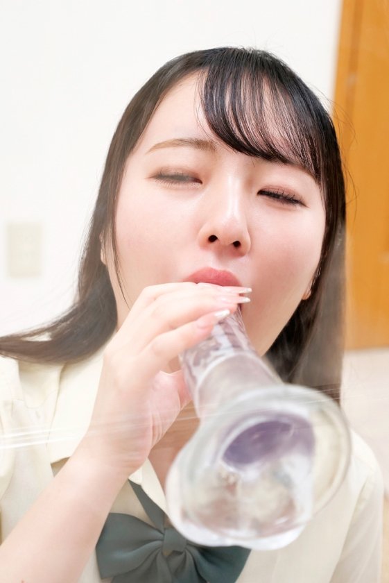 素人限定巨大ディルド挿入チャレンジ！18cmメガサイズを根元まで挿入できたら賞金100万円！でもやっぱり生チンが欲しくなっちゃって！？ 雲母そら1枚目