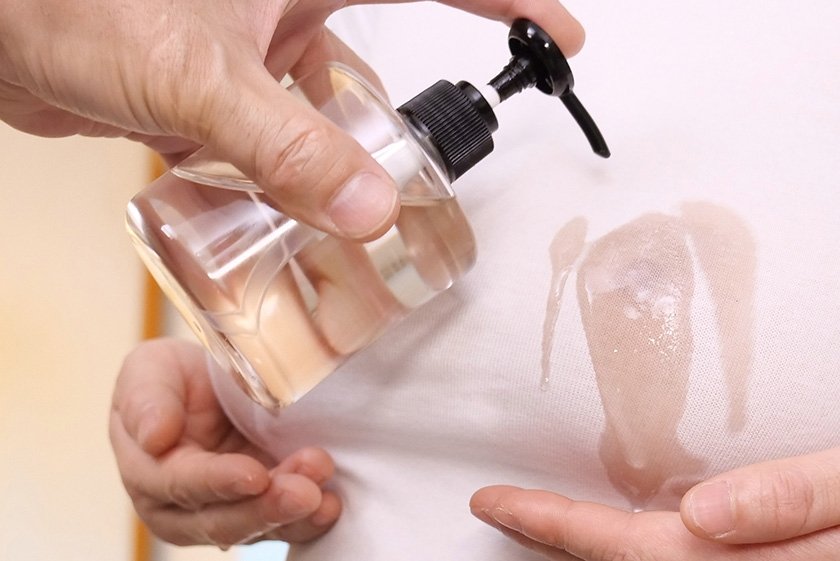 人妻乳首いじり我慢チャレンジ！ノーブラ透け乳首を散々いじられた人妻は中出しさえも拒まず生挿入を求めてメス堕ちする！1枚目
