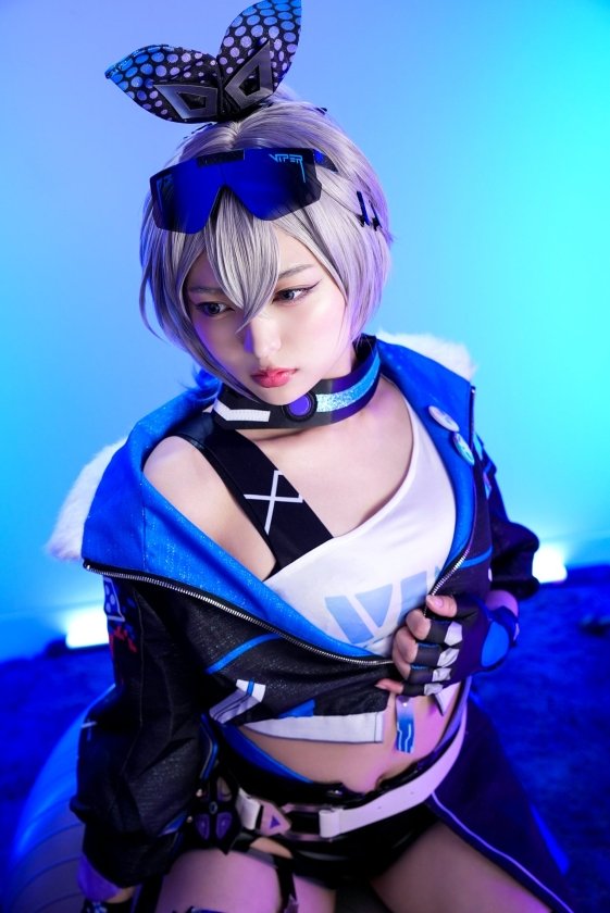 上京アイドル候補生・個撮おじさんと最悪の撮影会。暴走カメコに欲望をぶつけられ、絶頂の果てに性処理契約…。15枚目