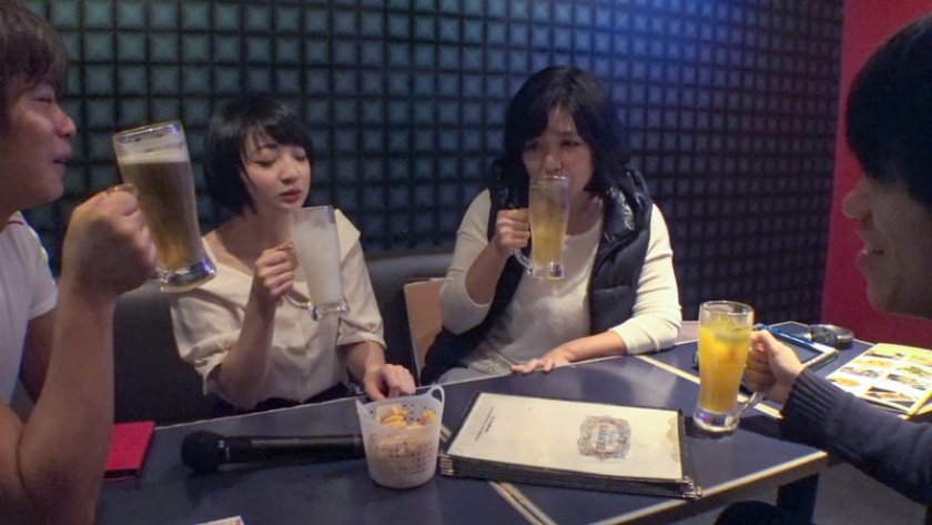 キス魔になる奥さん 普段は固い性格なのに、酒を飲むと僕に甘えまくって隣の部屋に旦那がいるにも関わらずベロチュウをせがみまくる！ 特別編集4枚目