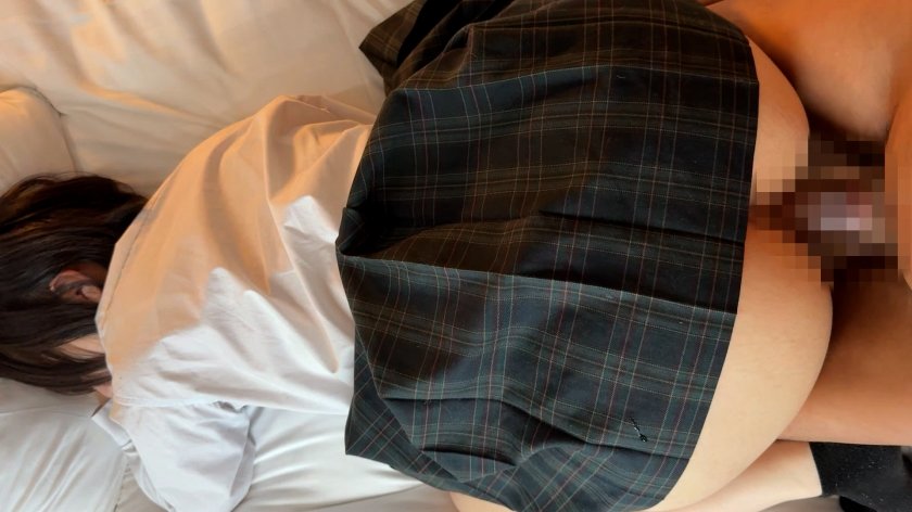 貧乳ショートカットの裏垢女子と初対面デートからの記念ハメ撮りしちゃいました3枚目