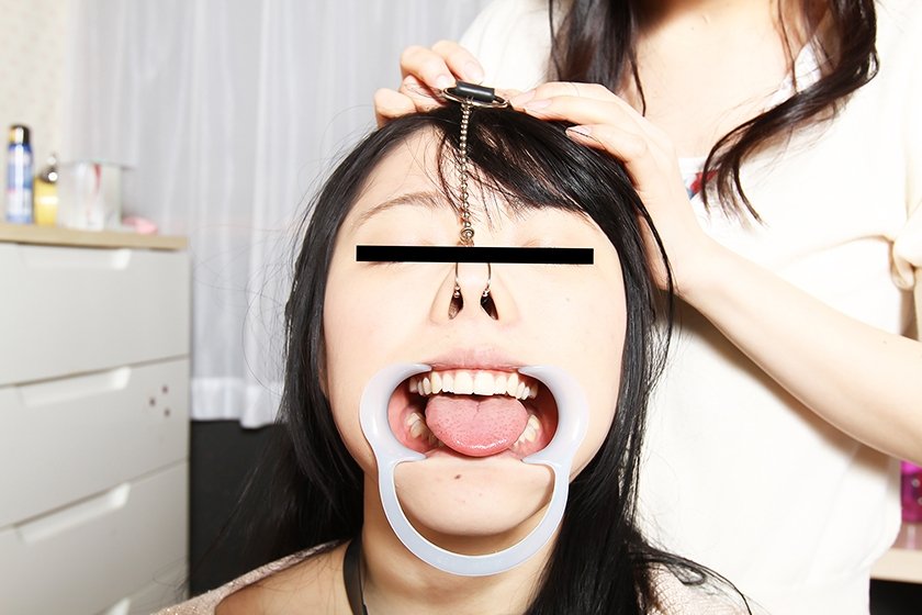 その顔、反則。ぶっ飛んだフェイス。歪み思想なビアンたち。1枚目