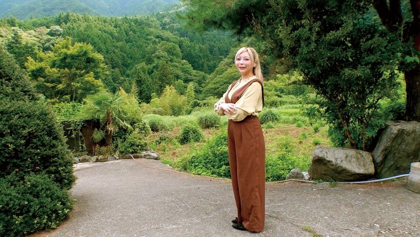 巨乳人妻温泉デート 人妻らしい肉付きの金髪ギャル妻 なお25歳4枚目