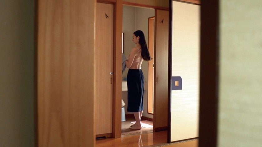 温泉街で随一の美人妻！くびれスレンダー社長夫人の寝取られ中出し性交19枚目