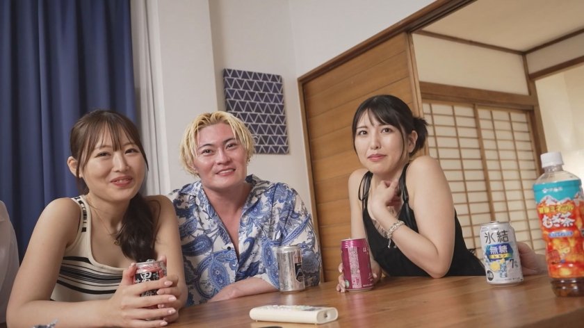 専業SNSインフルエンサーのしおりん(24)ナンパされた男たちとの飲みの勢いで強烈乱交ハメ撮りされちゃいましたｗｗｗｗｗ1枚目