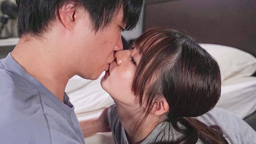 終電を逃してしまった小悪魔部下が、妻がいる上司を可愛く下品に誘惑NTR 桜庭ももな4枚目