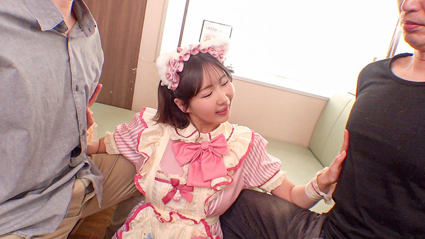 ハロー！ゆいひなカフェへようこそ！「ポイントを貯めれば特別なサービスをご案内します♪」常連だけが知る秘密のルール 由衣陽菜1枚目