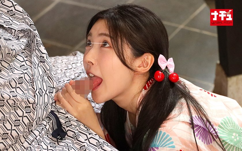 温泉客が居ても浴衣の中の抱っこSEXで挿入して逃がさず何発も膣射させる痴女っこ 31枚目