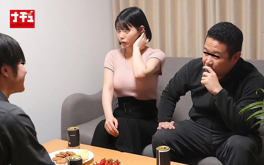布団の中の密着ピストンでねっとり膣奥を突かれ夫に声をかけられずイキ堕ちた敏感妻は何度も絶頂を求める59枚目