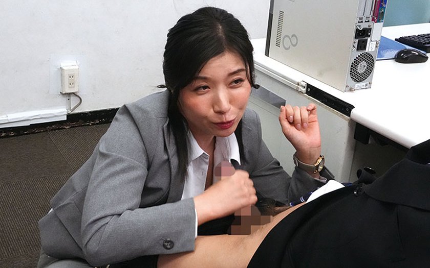 デカ尻女上司のピタパン誘惑に童貞部下が暴発寸前！我慢できずにピタパン越しの尻圧のまま即ハメ中出し！残業中の社内で何度も射精させられた 加藤ツバキ13枚目