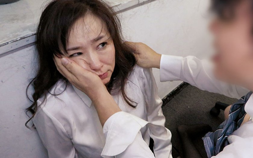 夫には死ぬまで云えません…人妻オフィスレディの不貞中出しSEX180分 よしい美希 十川ありさ 赤城穂波4枚目