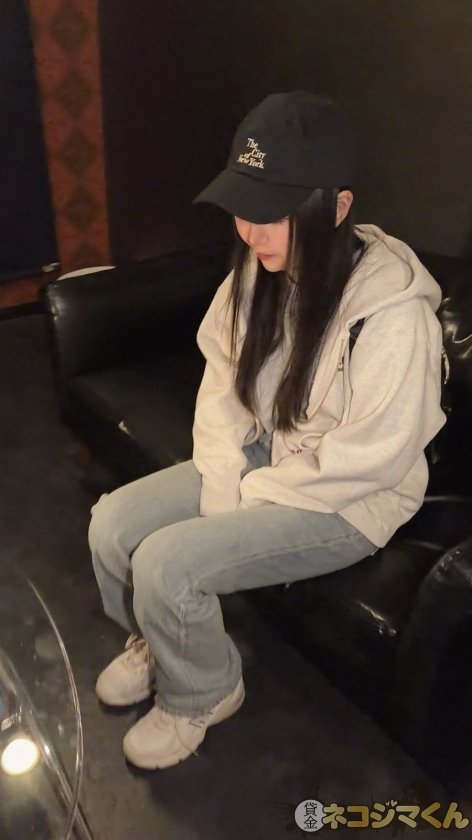 【快楽堕ち×むっちりデカ尻】借金90万円、動物保護団体ちゃん。「動物のためなら私が犠牲になります」動物の幸せを願い、自ら堕ちていくウブ女。12枚目