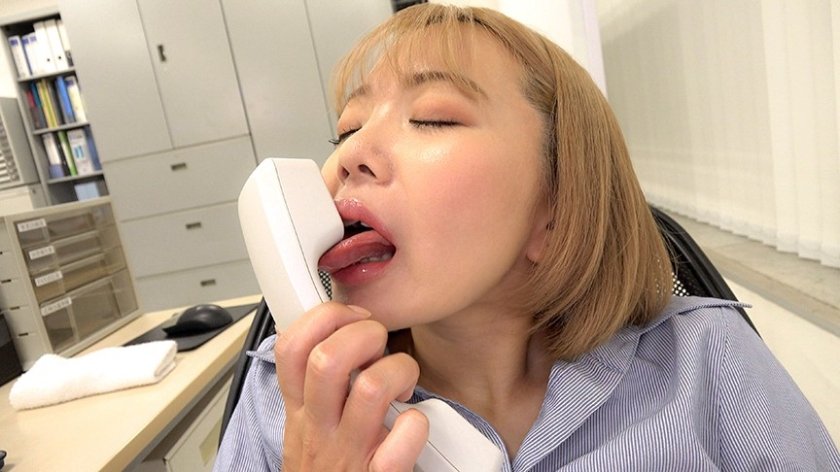 バレたらマズイ状況でこっそり吐息を漏らす 働くオンナの足腰ガクブル角オナニー7枚目