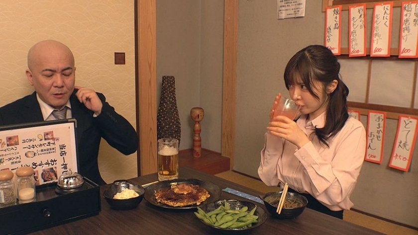 お気に入りの可愛い後輩OLが豹変！？バレたらヤバい個室居酒屋で暴走バキュームフェラ15枚目
