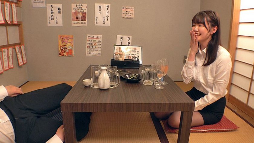 お気に入りの可愛い後輩OLが豹変！？バレたらヤバい個室居酒屋で暴走バキュームフェラ19枚目