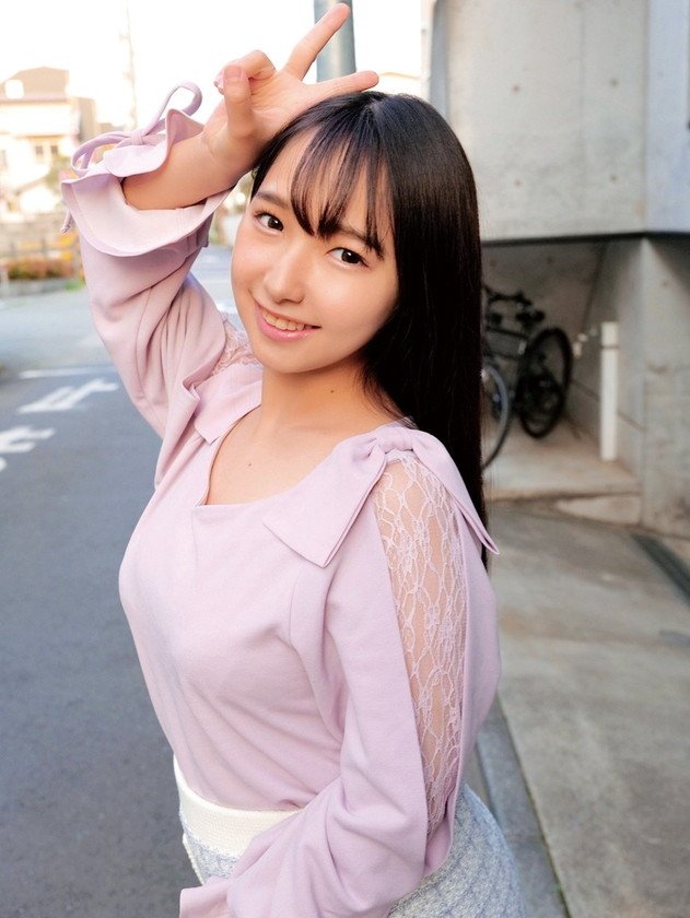 童貞君の精子を30ml溜められたら賞金GET！！たくさん射精しても勃起しっぱなしの童貞君に膣キュン&痴女覚醒！！ こなつちゃん なつきちゃん1枚目