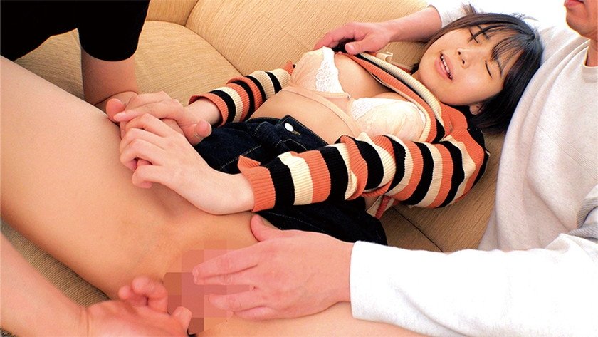 まだ学生のウブな素人美少女が初めての3Pガチ体験！？男子2人に全身を責められすぐにアヘアへ状態…生まれて初めてお口&おま●こ埋める2本ち●ぽ同時挿入ww めいちゃん もなちゃん7枚目