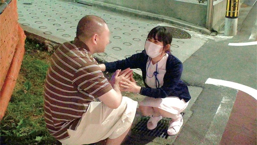 とっても優しい天使みたいなナースさんに包茎インポ童貞3重苦男子のオナニーの介抱してもらいました！！かわいすぎる裸体にズル剥けフル勃起したち●ぽを白衣の奥にズブリ！金玉空になるまで何度も中に出しました！経験少なめ照れ屋ナース編 りこさん みなみさん9枚目