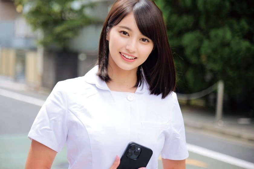 現役ナースが連続射精チャレンジに挑戦！白衣の下に隠された母性たっぷりのマシュマロおっぱいで金玉空っぽになるまで抜きまくり！たくさん喘ぎ感じる姿に赤面発情！そのまま天使のおま○こにも生挿入&連続中出しSEX！！なのさん ひとみさん1枚目