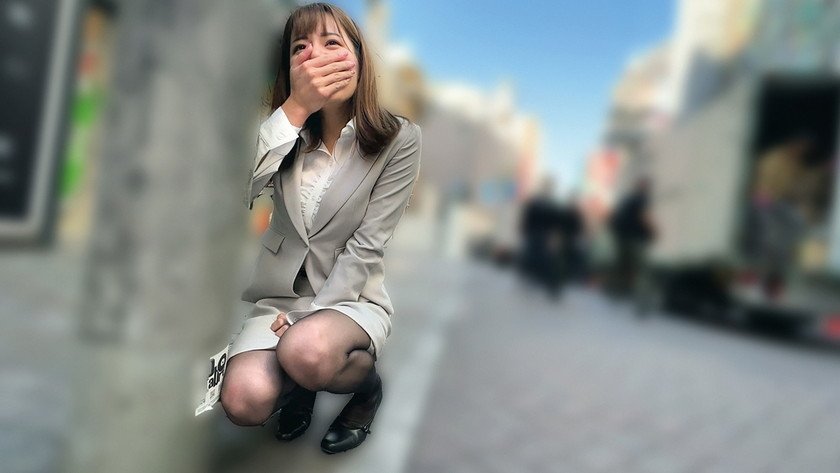 リモコンバイブお散歩 人混みの中でビクビク絶頂数十回 なみさん(28才)/るいささん(28才)1枚目