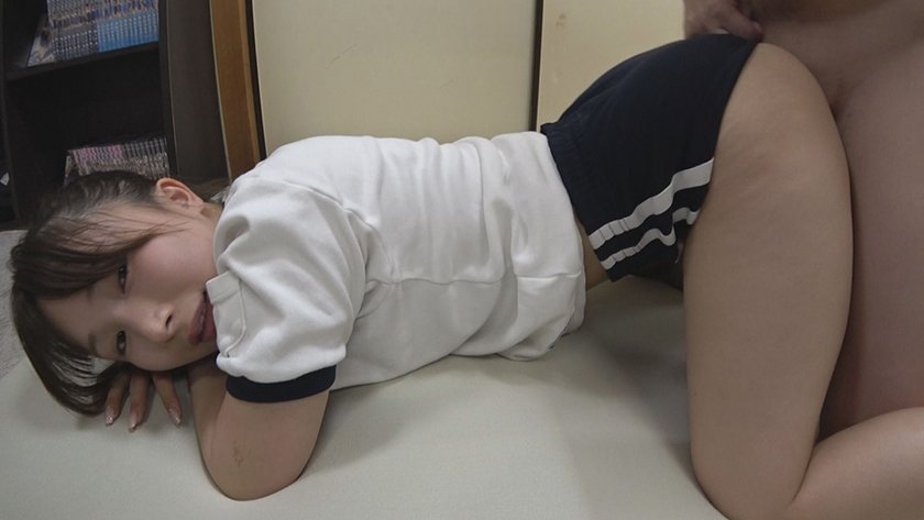 由良かな ムチムチ美尻 神体育着 美少女やぽっちゃり娘らにピチピチ体育着を着せ、ハミパン、ムレムレワレメを毛穴まで見えるほどの超ドアップ接写！さらに尻コキ、着衣お漏らし放尿や体育着ぶっかけ等体育着好きに送る完全着衣フェチAV4枚目