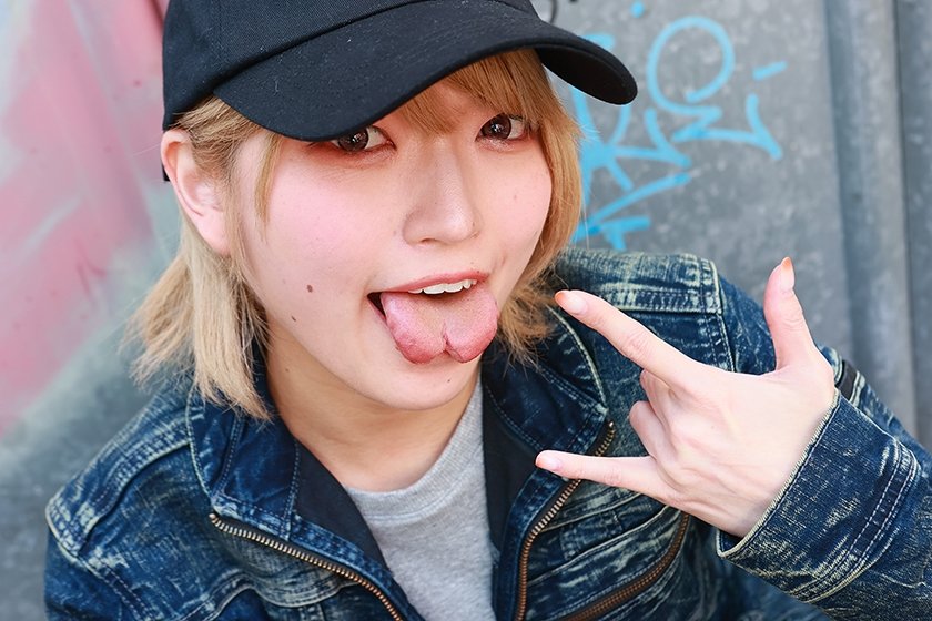 ヤンキー娘をナンパしたら実はめっぽう押しに弱くてディープフェラから中●しまでぜ～んぶOKしてくれました！(3)1枚目