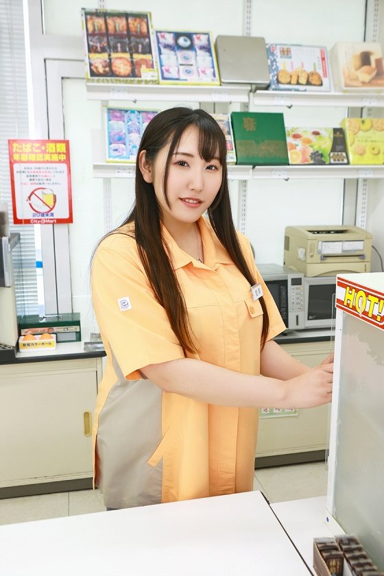 【連続スケベ小説】コンビニで働く巨乳母娘3～100cm越えデカパイで誘惑してくるどすけべ長女・ひとみさん2枚目