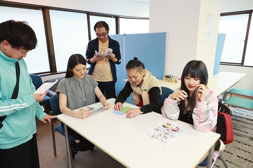 ヤンキー娘がAV業界に殴り込み！？激マブ新人ADは入社早々マ●コ暴走！男優のチンポで性欲発散！7枚目