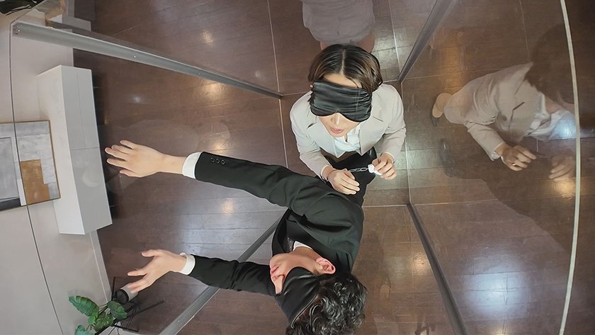 街角素人実験ナンパ！同僚同士で密室脱出ゲーム！賞金1000万円か、それとも丸見えセックス大公開！？3枚目